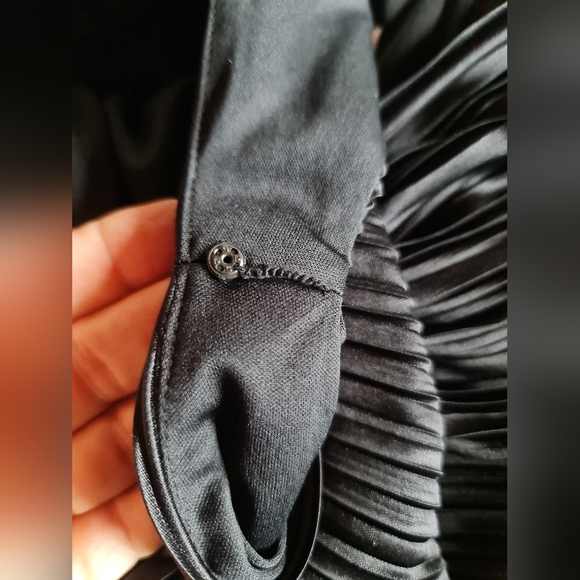 Suzi Chin for Maggy Boutique Knee Length Deep V Ruched Stretch EUC Size 8 - Picture 4 of 7